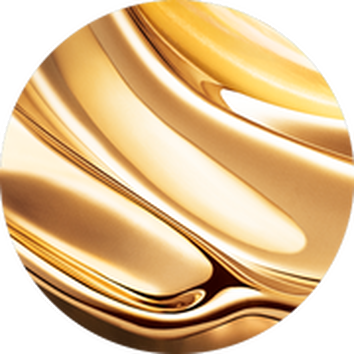 Gouden vloeibaar oppervlak met glanzende, golvende texturen en zachte lijnen.