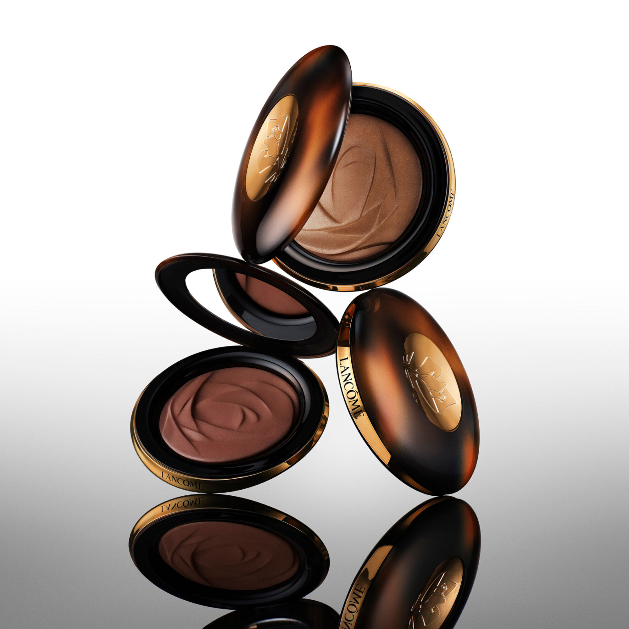 TEINT IDOLE ULTRA WEAR C.E SKIN TRANSFORMING HIGHLIGHTER